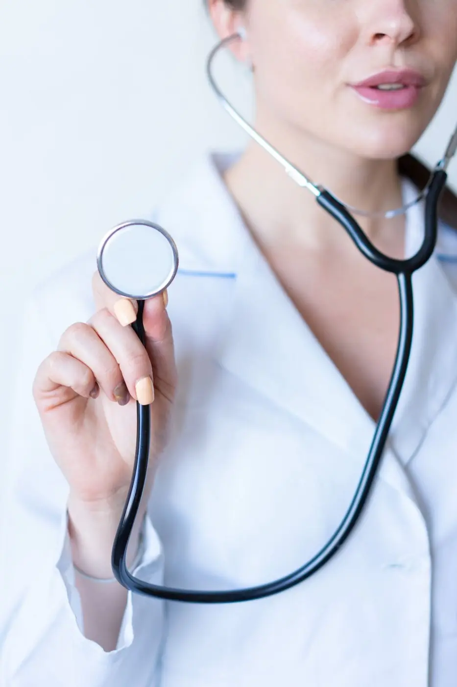 Steteskop tutan doktor